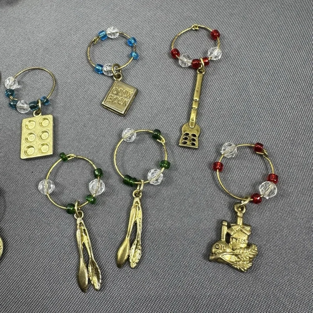 Cooking Club‎ Of America Wine Glass Cooking Themed Charms (12) With Velvet Bag